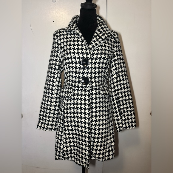 last kiss Jackets & Blazers - Last Kiss Black and White womens Houndstooth Trench Coat
